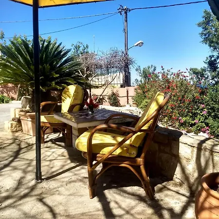 Modern 1-bedroom With Bbq & Roof Garden Near Stalós
