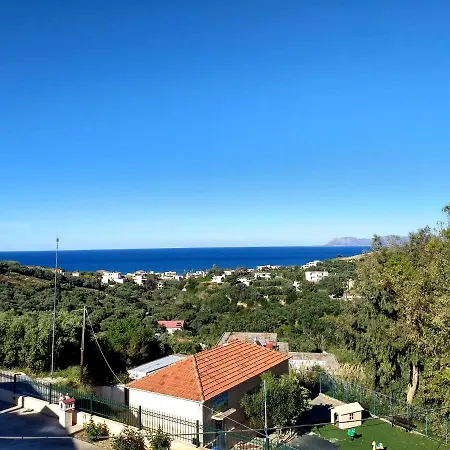 Modern 1-bedroom With Bbq & Roof Garden Near Stalós