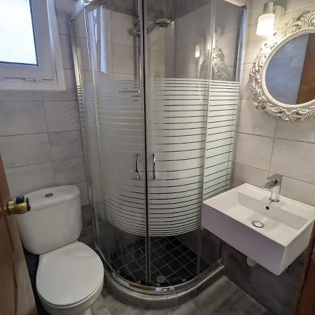 Modern 1-bedroom With Bbq & Roof Garden Near