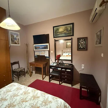 Modern 1-bedroom With Bbq & Roof Garden Near * Stalós