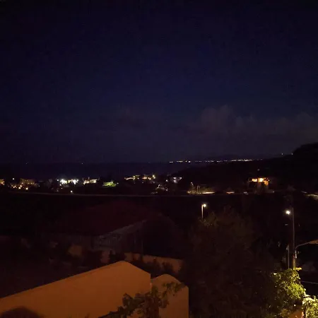 Modern 1-bedroom With Bbq & Roof Garden Near شقة