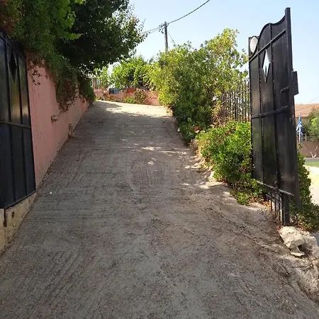 Modern 1-bedroom With Bbq & Roof Garden Near شقة ستالوس