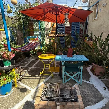Modern 1-bedroom With Bbq & Roof Garden Near شقة